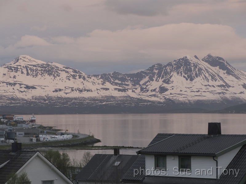day 8 breakfast at nordkap 0137.jpg - despite the time there was plenty of light